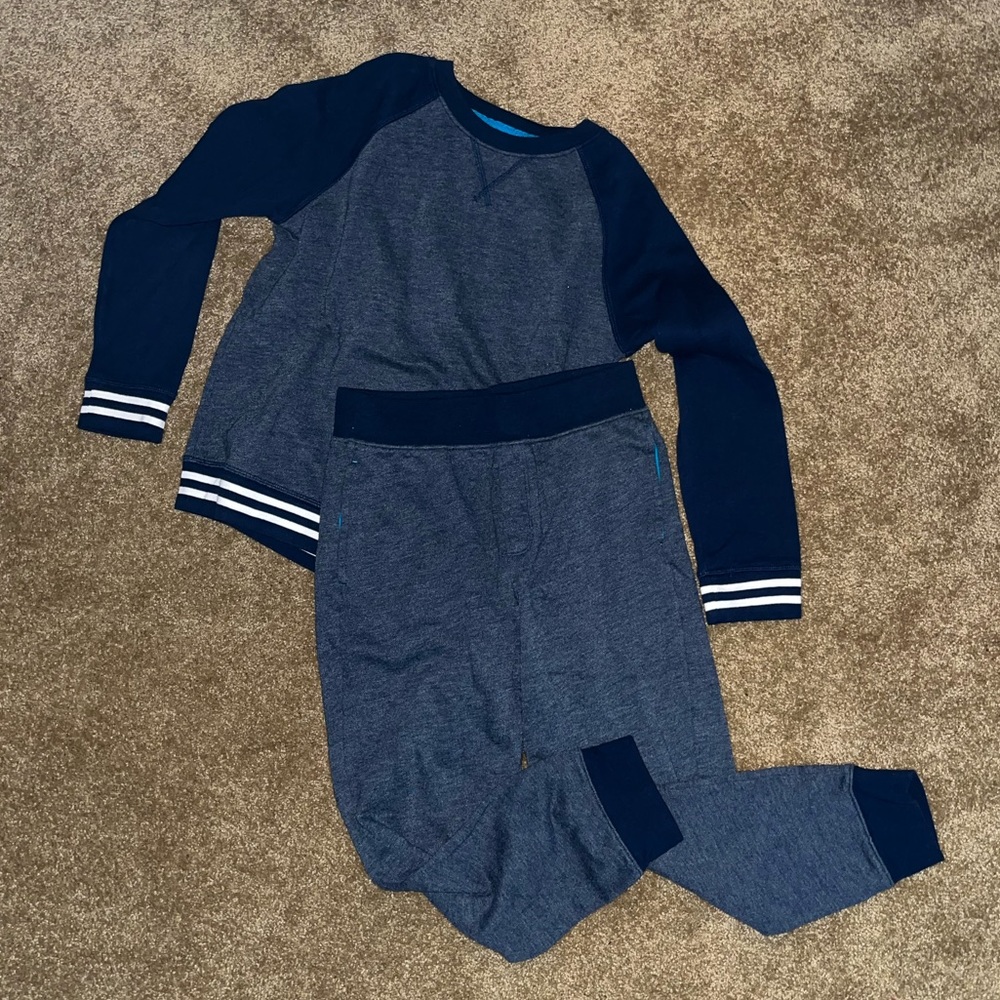 10/12 sweatpants and sweatshirt set